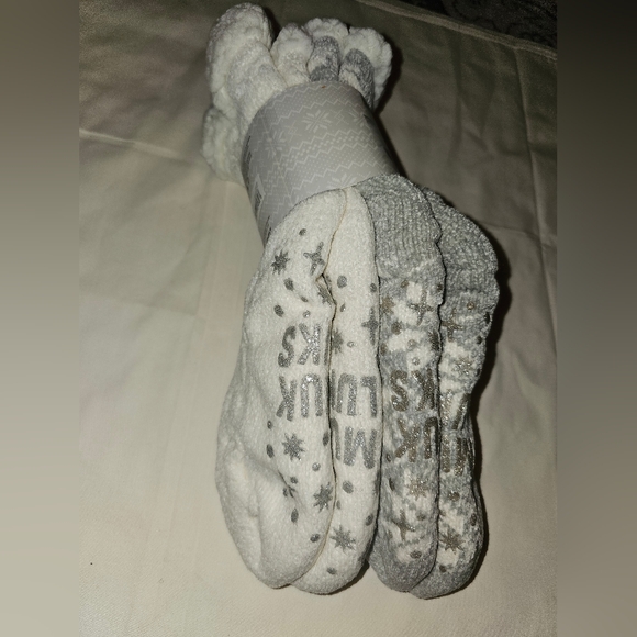 Muk Luks Womens Cabin Socks New 2 Pairs - Picture 2 of 3